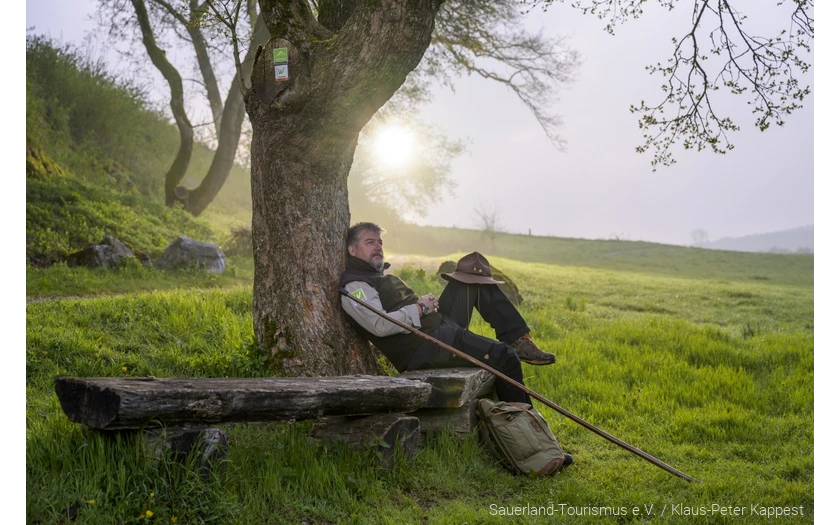 Ranger Oliver Szodruch in der Morgendämmerung
