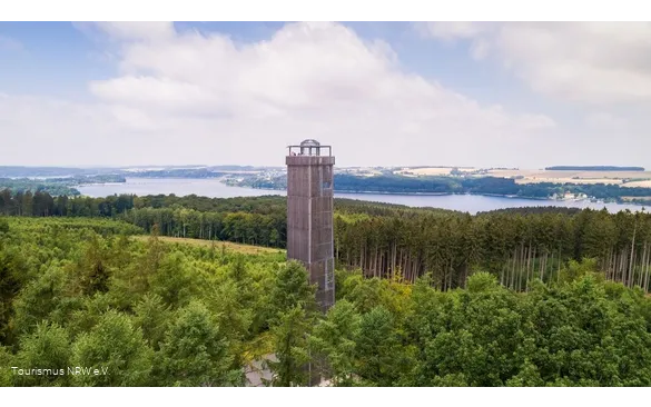 Blick auf den Möhnesee-Turm