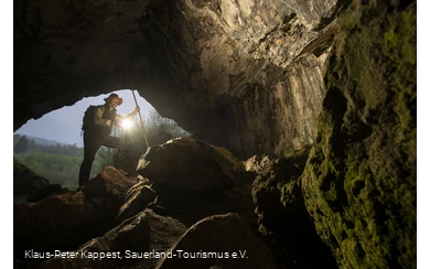 Waldrouen-Ranger in der Höhle
