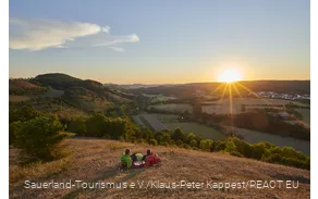 Picknick im Sonnenuntergang