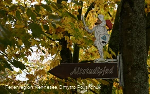 Eversberg - Wegweiser an der Burg