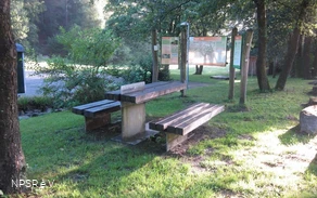 Rastmöglichkeit am Wanderparkplatz Ispei