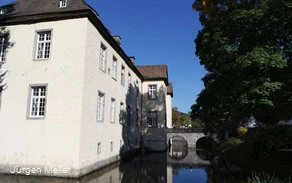 Wassergraben Schloss Wocklum