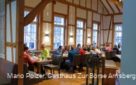 Innenraum Gasthaus zur Börse mit Menschen