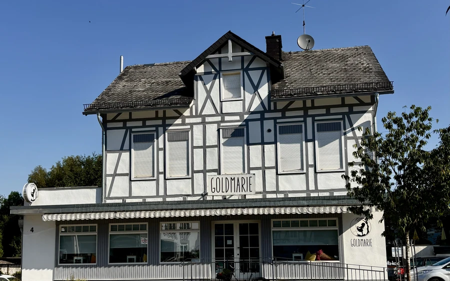 Foto Goldmarie.jpeg Foto Goldmarie.jpeg