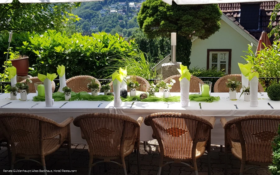 Biergarten gedeckter Tisch