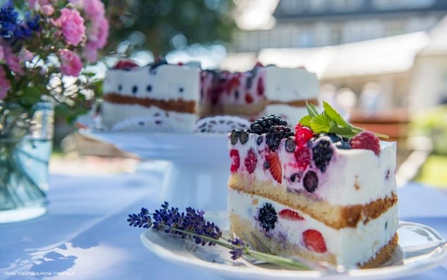 Hausgebackener Kuchen im Hotel Waldhaus Föckinghausen