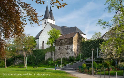 Fritz-Kuehn-Platz  Stadtmauer 1.jpg