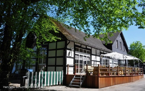 Waldgasthof Schürmann Front mit Terrasse