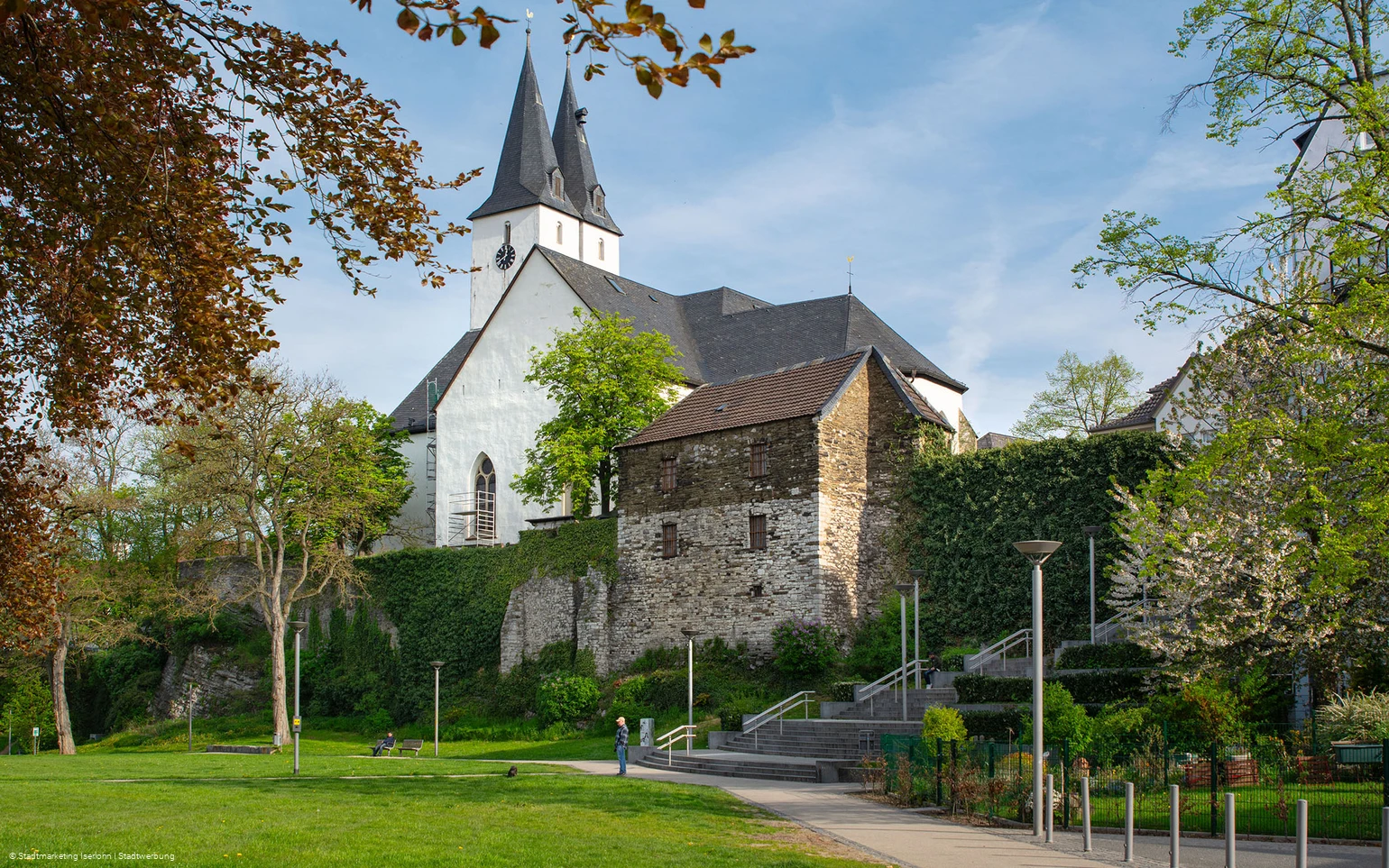 Fritz-Kuehn-Platz  Stadtmauer 1.jpg