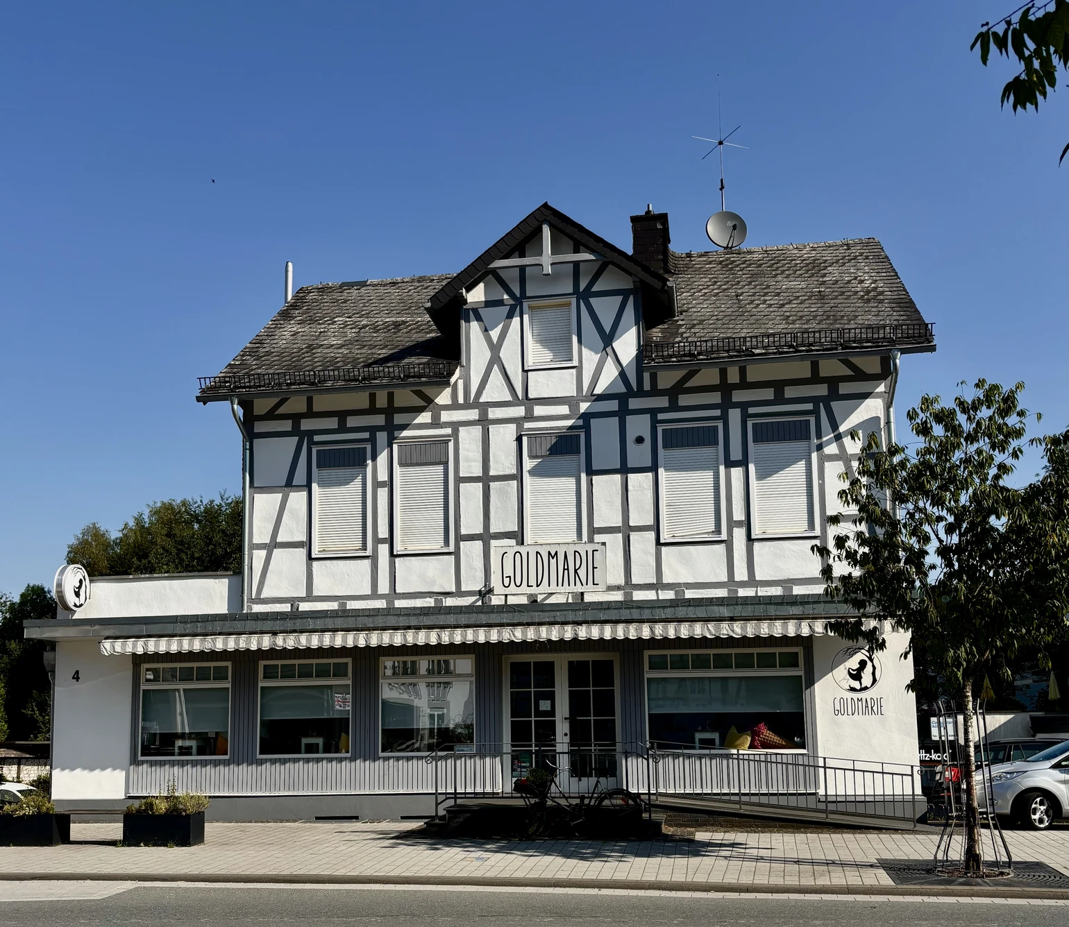 Foto Goldmarie.jpeg Foto Goldmarie.jpeg